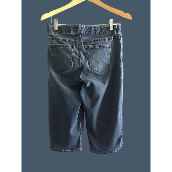 GLORIA VANDERBILT - WOMEN MEDIUM WASH SLIM CAPRI JEANS SIZE 8 - Picture 2 of 6